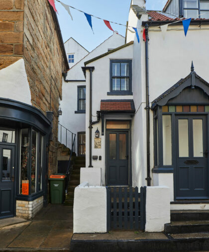 stay-north-yorkshire-toffee-crackle-staithes_02-ex